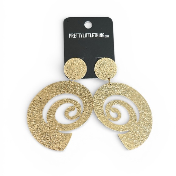 PRETTYLITTLETHING Gold Textured Swirl Disk Statement Earrings - Picture 6 of 6